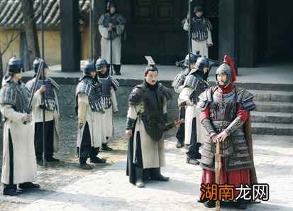 秦朝为何只存在了短短的15年?哪些原因导致它的灭亡?