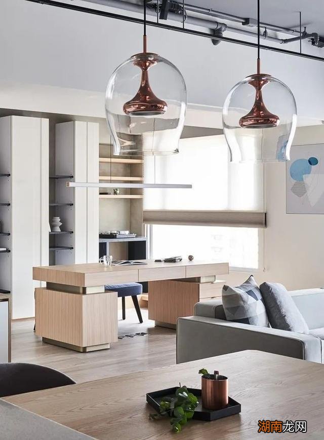 发现95后美女的家，100㎡新家装修成简约工业风，低调奢华有内涵