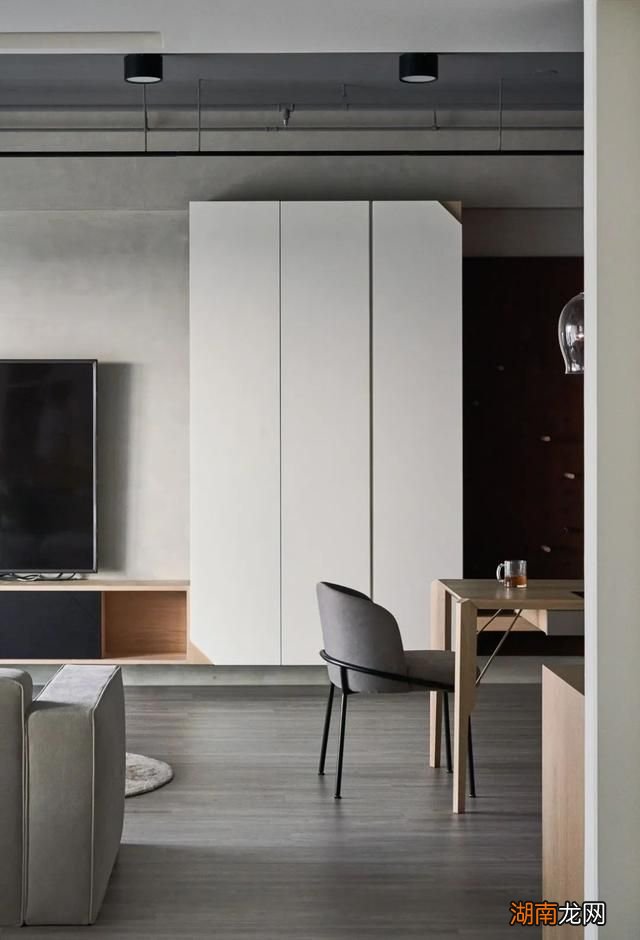 发现95后美女的家，100㎡新家装修成简约工业风，低调奢华有内涵