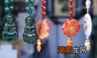 五彩翡翠手链怎么样 五彩翡翠手串价格