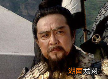 第一次北伐的失败为诸葛亮带来了什么？为蜀汉又带来了什么？