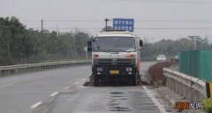 在高速公路以外逆行扣几分