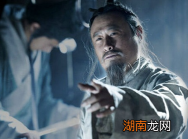 李斯担任丞相期间都做了什么？他那么聪明为什么结局悲惨？