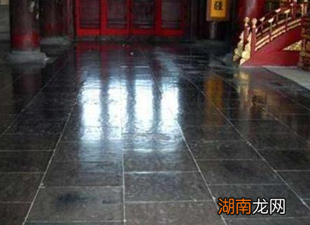 古代皇宫的砖头叫做金砖 这金砖是用金子做的吗