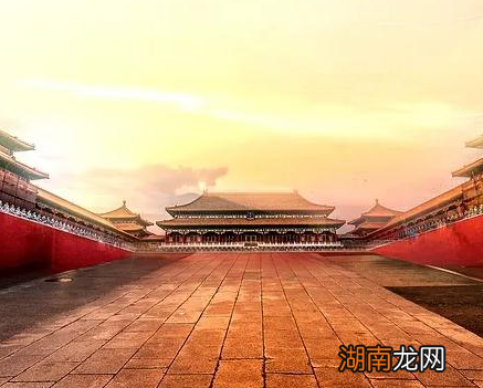 古代皇宫的砖头叫做金砖 这金砖是用金子做的吗