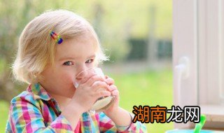 小孩不尊重爸爸妈妈怎么引导 孩子对爸爸不尊重怎么教育孩子