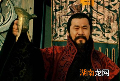 曹操活捉吕布后为什么不留为己用而是杀了他?吕布为何入不了曹操的眼?