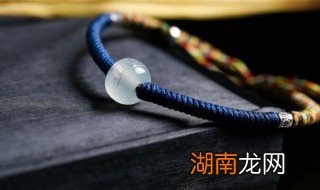 冰种翡翠棉什么样 有雪花棉的冰种翡翠好吗