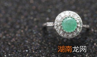 翡翠扳指尺寸怎么量 怎么看翡翠扳指的好坏