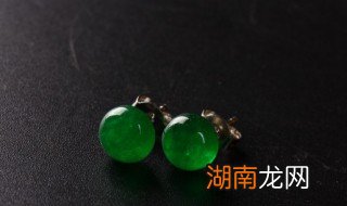 赌石新手如何入手 翡翠赌石新手怎么磨石