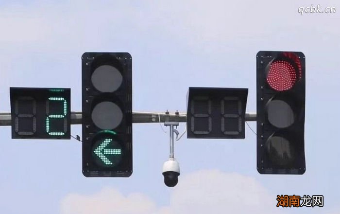 开车闯红灯扣多少分罚多少钱