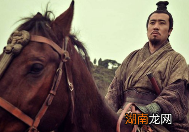 刘表收留了刘备后,为什么迟迟不肯重用他?