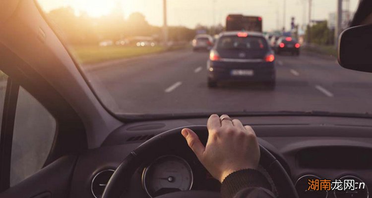 高速时方向盘抖动是什么原因