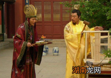 朱由校和朱由检是兄弟关系，为何朱由校将皇位传给了弟弟？