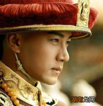 清朝时期的皇宫侍卫到底有多吃香 看看和珅就知道了