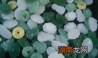 冰种翡翠秒懂百科 冰种翡翠怎么盘玩