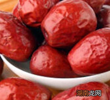 清朝皇帝上厕所为什么要用烤焦的红枣 这东西到底有什么作用