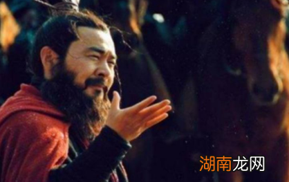 本是兄弟,为何袁术看不起袁绍的出身呢?