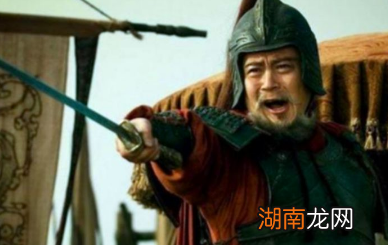 本是兄弟,为何袁术看不起袁绍的出身呢?