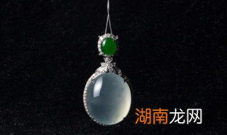 翡翠吊坠搭配什么链绳 翡翠吊坠配什么绳子