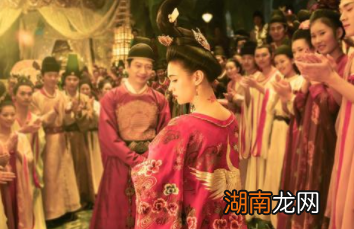 马嵬驿之变经过如何？为何太子李亨自行称帝了呢？