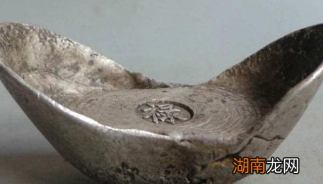 古人吃完饭丢下银子就走 店小二为什么不数也不拦着