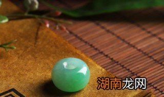 翡翠原石开窗怎么做假，翡翠原石造假