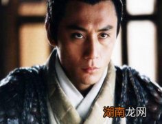 荆轲刺秦王时，是否放水了？他是否故意放过了刺杀的时机？