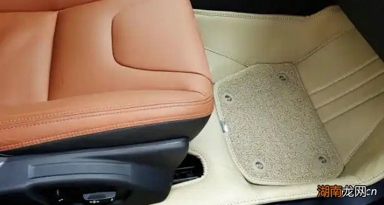安装汽车脚垫需要注意什么