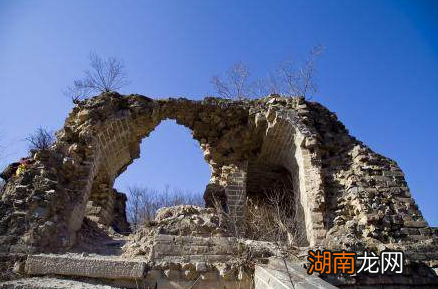 第一个修长城的人是谁 不是秦始皇而是一个女人