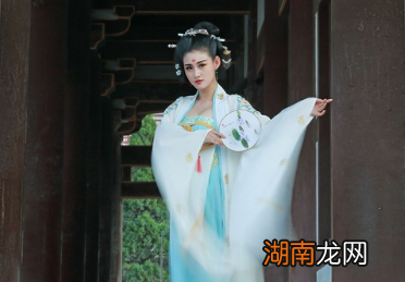 上官婉儿被视为武则天的女宰相,为何会遭受“墨刑”?