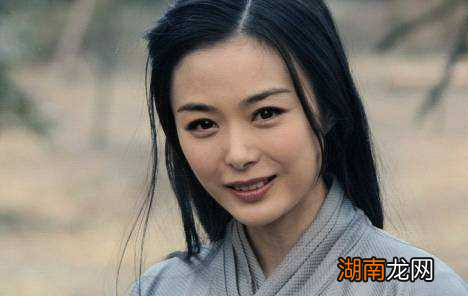 曹操对养子秦朗非常喜爱,为何秦朗却非常低调呢?