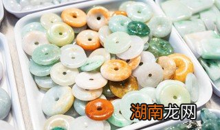 翡翠手镯为什么要封蜡 翡翠手镯封蜡多久会掉