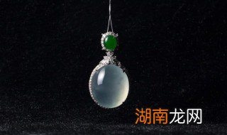 翡翠什么叫做起胶 翡翠起胶和注胶区别