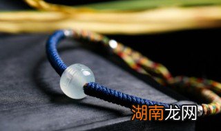 翡翠手镯和什么一起带不会磨 翡翠手镯和什么一起带