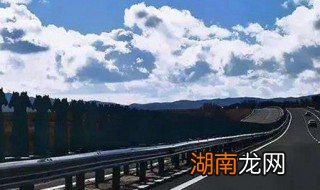 新手上高速需要注意什么 第一次上高速注意哪些呢