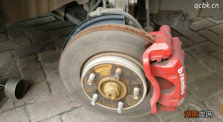 刹车盘生锈了属于正常吗