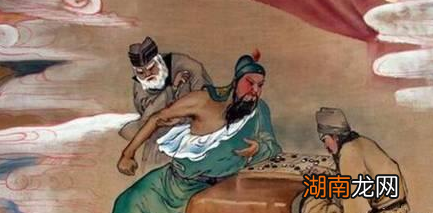 华佗给关羽刮骨疗毒是真的吗 历史上有没有这件事情存在