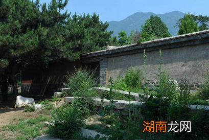 王承恩的品德如何？他只是个宦官，为什么能葬在皇陵？