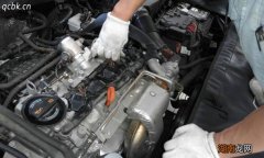 换4个火花塞500多贵吗