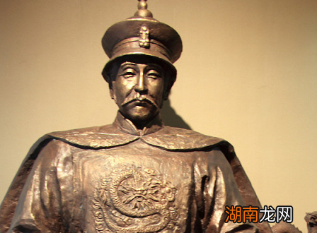 清朝八旗中正白旗是什么地位?他为何能成为成为上三旗