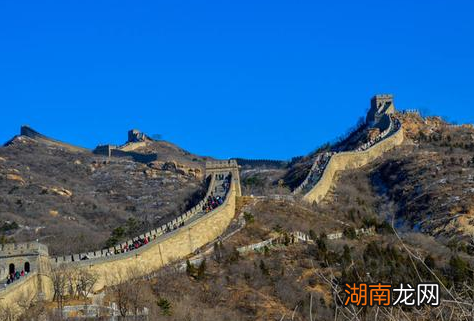 秦朝为什么会二世就灭了 秦始皇和胡亥谁的责任更大