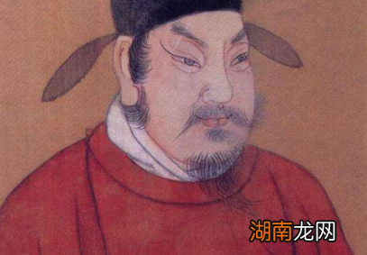 面对大家都束手无策的蝗灾，姚崇是用什么方法治理的？