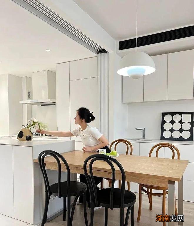 看来看去,我才发现:一个好用的家,原来都在这5处增设了岛台!