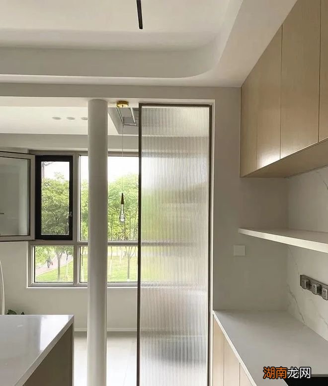 看来看去,我才发现:一个好用的家,原来都在这5处增设了岛台!