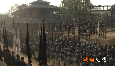 秦始皇死后六国贵族就开始造反 秦始皇当初为何不对他们下手