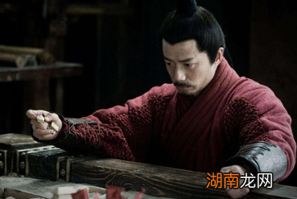 韩信功成名就之后,是如何对待当年让他承受胯下之辱的屠夫的?