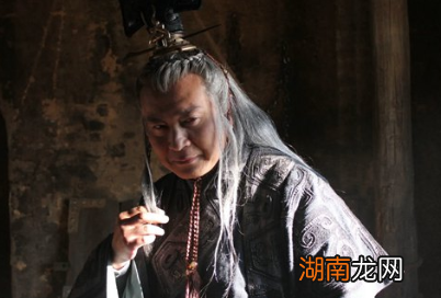 李斯是个绝对聪明的人,为什么选择扶持胡亥登上帝位?