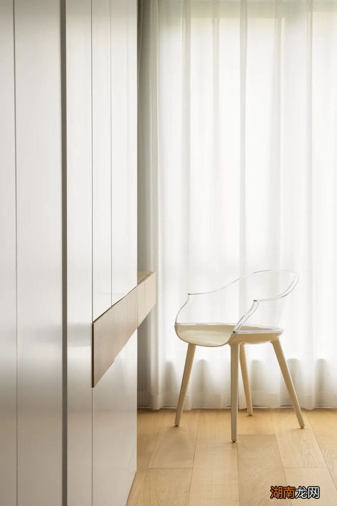 年轻夫妻的去风格化美居，都市人的自然宁静、有治愈力的“庇护所”