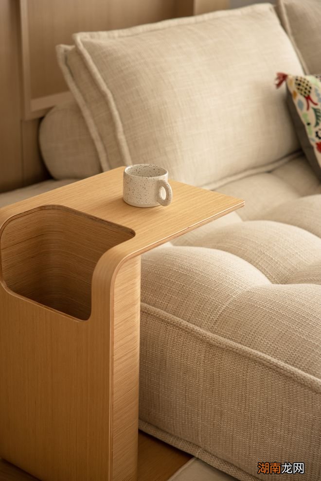 年轻夫妻的去风格化美居，都市人的自然宁静、有治愈力的“庇护所”